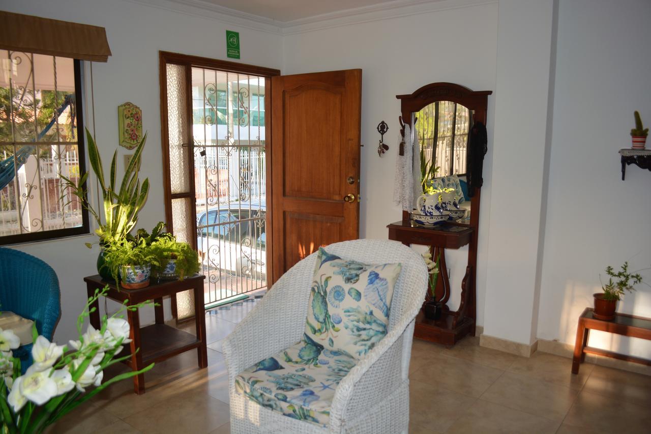 Casa De Mony Hostel *